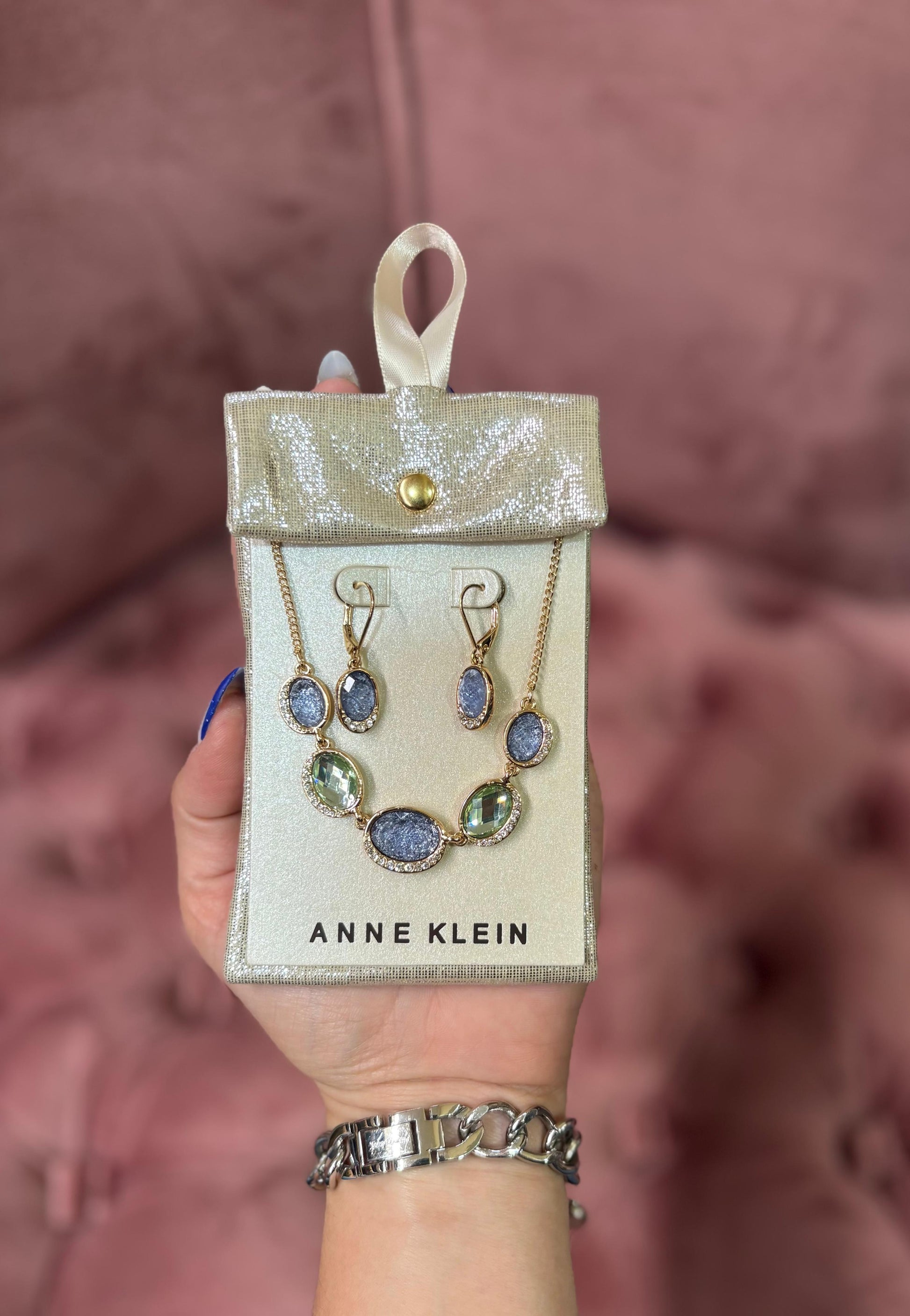Juego Collar y aretes Anne Klein